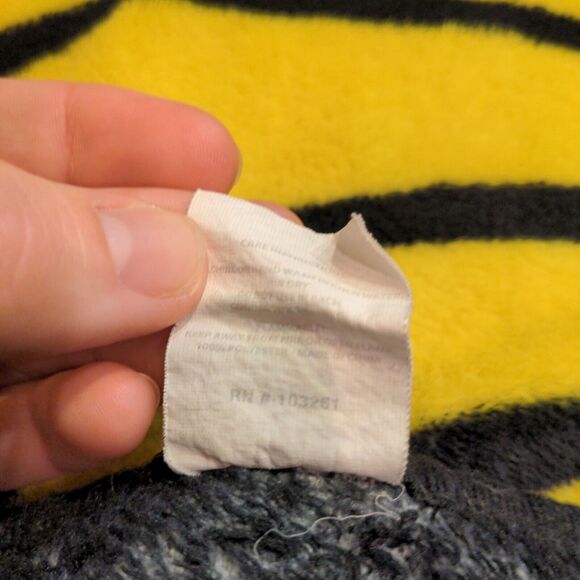 Cobra Kai TV Show Fleece Blanket Yellow Black Size 56x42 Big Logo - Picture 7 of 7